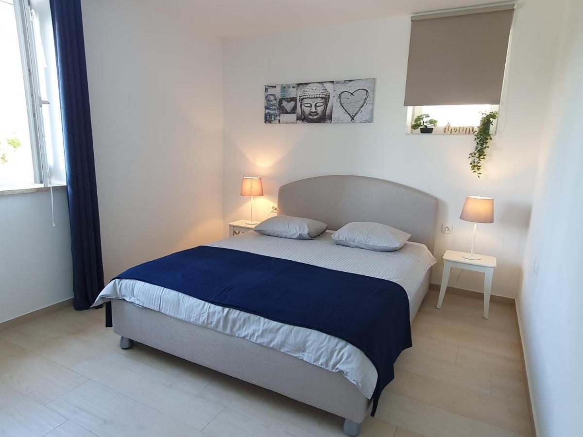Apartmani Melanie Porec Bagian luar foto
