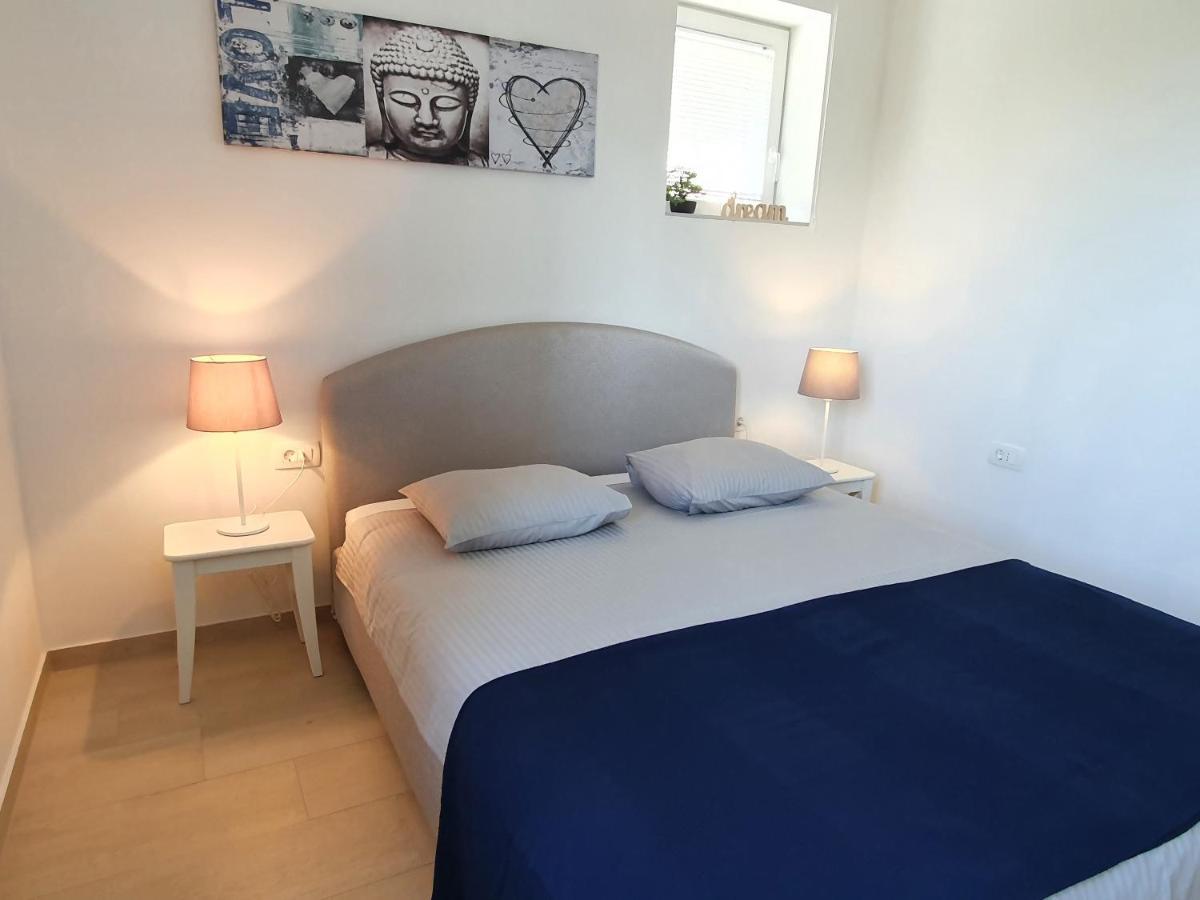 Apartmani Melanie Porec Bagian luar foto